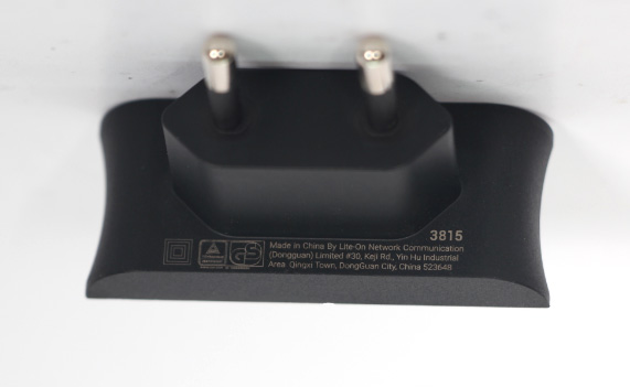 谷歌充電器下蓋激光打標(biāo)